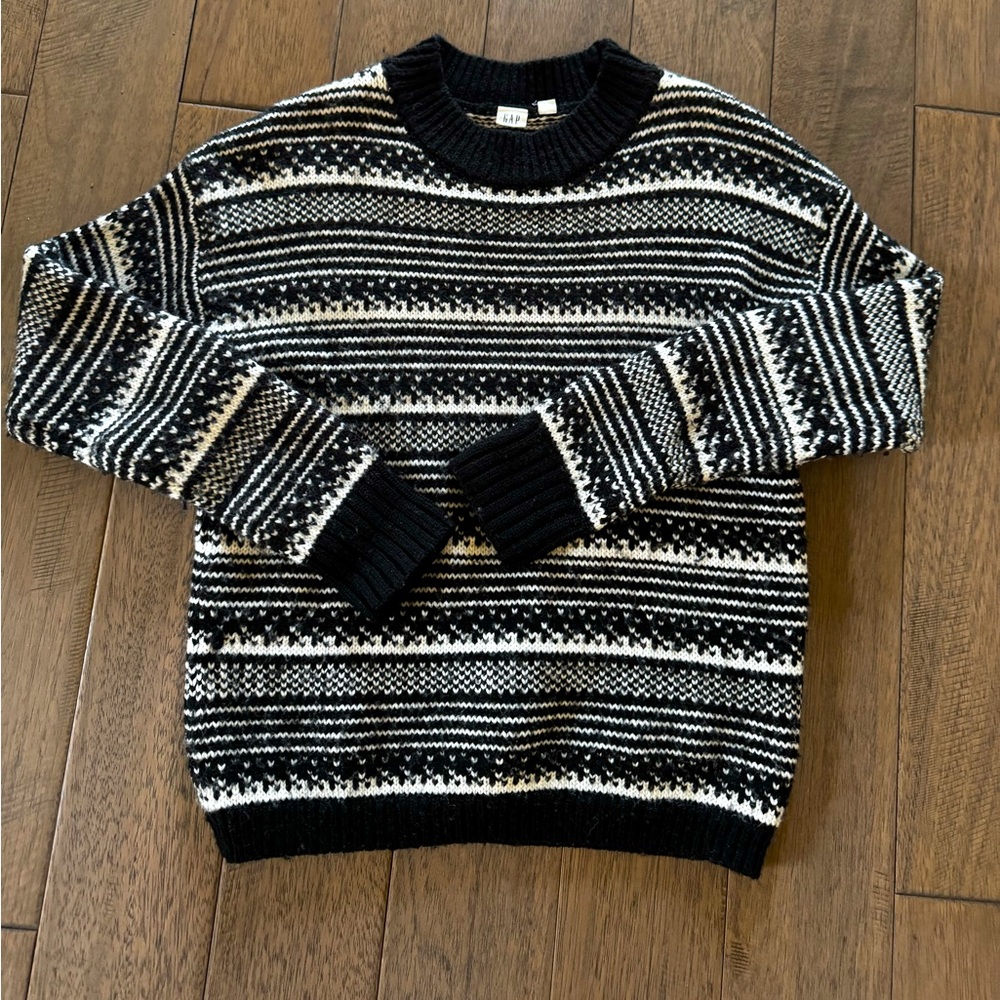 Holiday black and white sweater